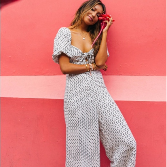 SOLD // Billabong // Shout it up jumpsuit - Picture 2 of 12